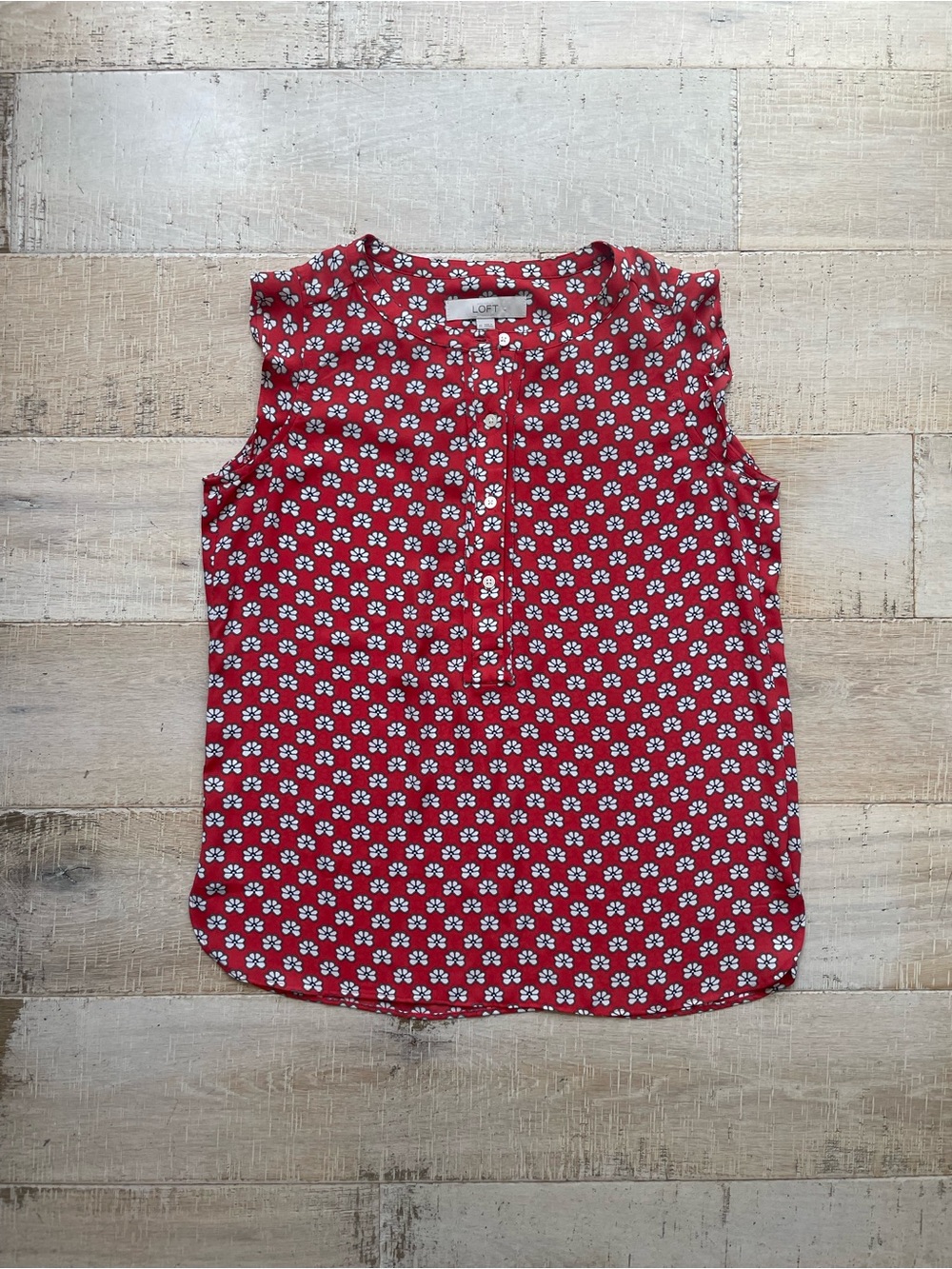 LOFT Size XS Red/Orange and White Floral Sleeveless Shell Top Cottagecore Boho